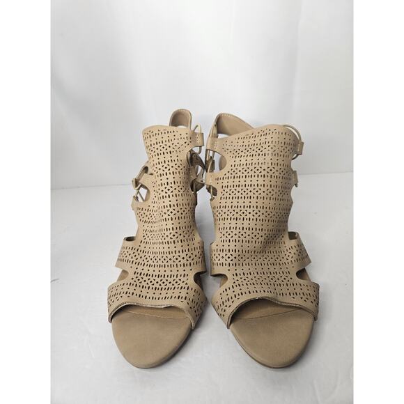Manhattan Collection Women Heels Taupe Size US 10 Stretchy Cut Outs Sandals - Picture 2 of 6